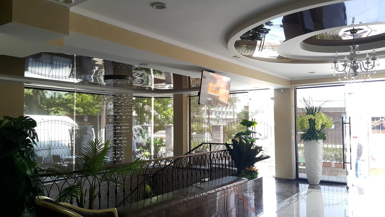 GNS Hotel Ureki Buitenkant foto